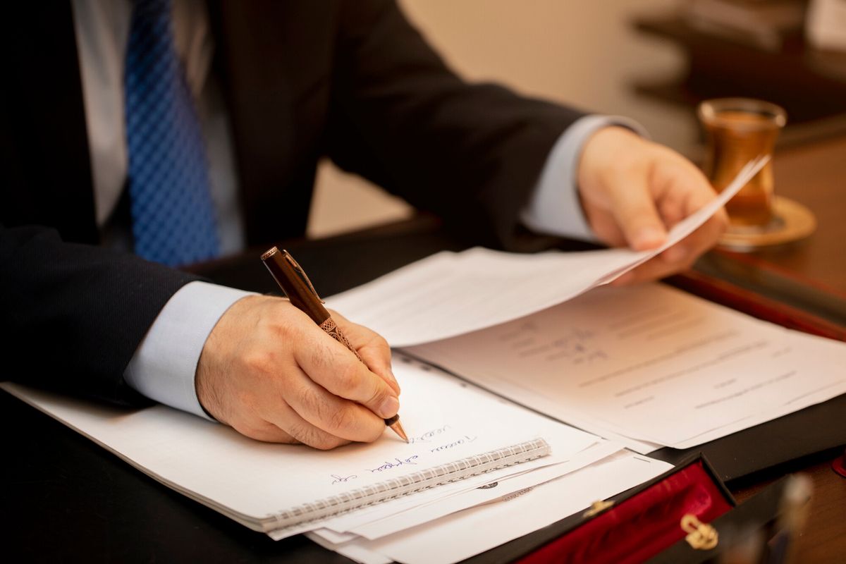 Advogado especialista em planos de saúde atuando em ação judicial