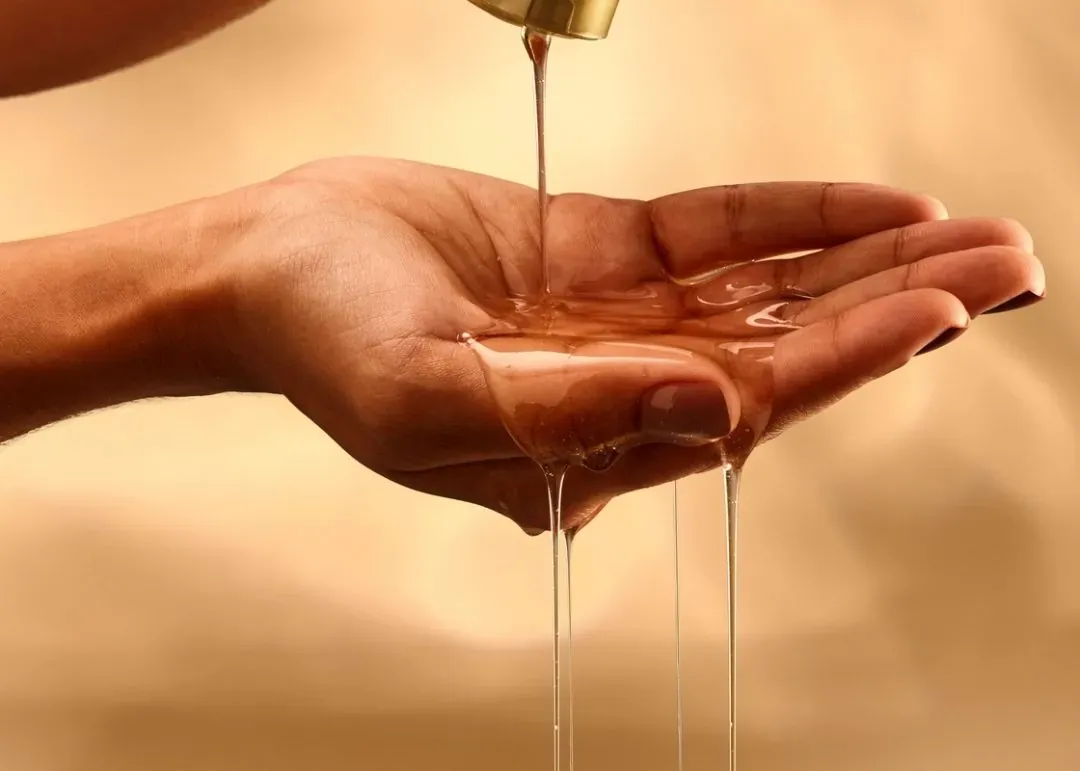 Dove distribui amostras do novo Óleo de Banho Glicerinado