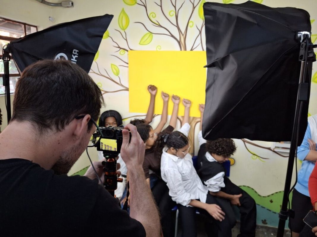 Projeto distribui 800 livros ‘Arte da Imagem’ a escolas e bibliotecas públicas